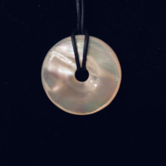 Mother of Pearl Circle Pendant, World Wide Imports - Picture 4 of 6